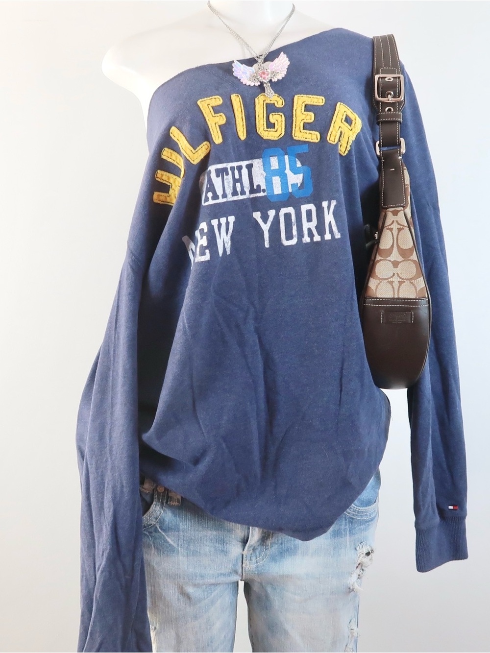 y2k tommy hilfiger navy blue graphic long sleeve top 98 new york